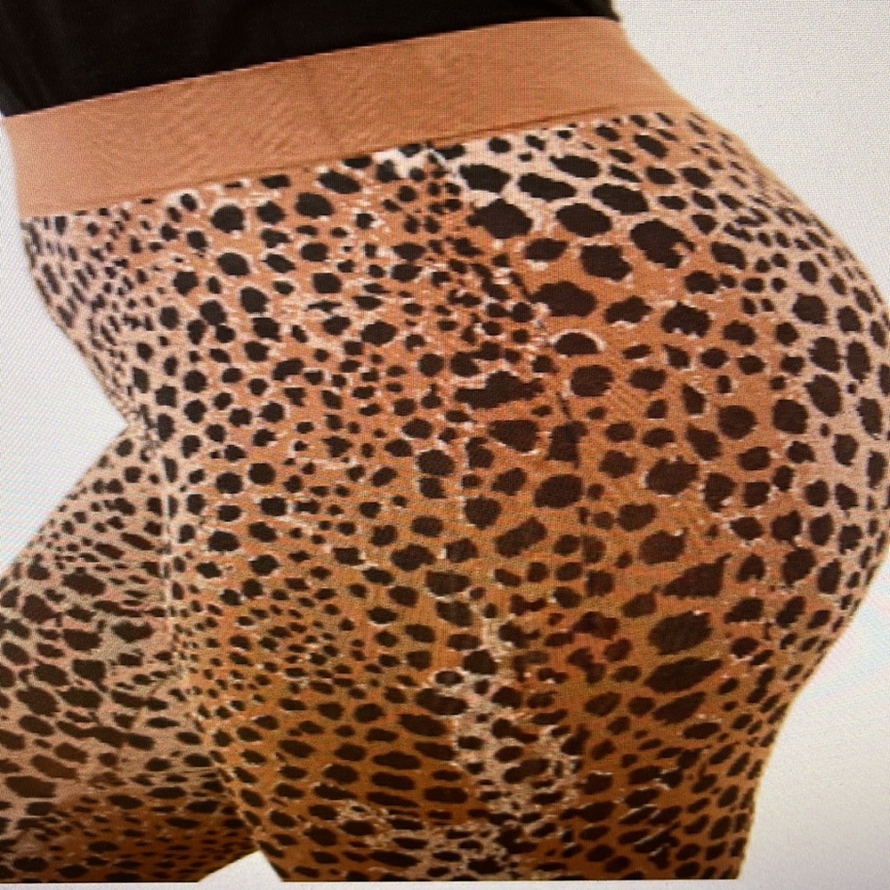 LEOPARD PRINT LEGGINGS!💕💕 - Picture 5 of 6